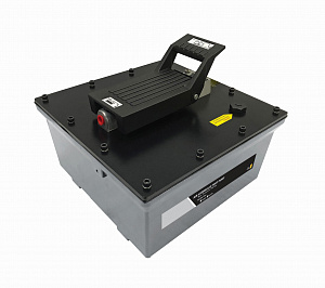 GARWIN INDUSTRIAL 811013-700-8000-P Насос ножной гидравлический с пневматическим приводом 700 бар; 8 л
