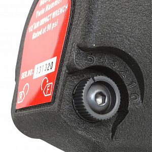 Licota PAW-04006RK2 Гайковерт пневматический ударный 1/2" 563 Нм (57 кГм) с головками 9-27 мм и аксессуарами, в кейсе