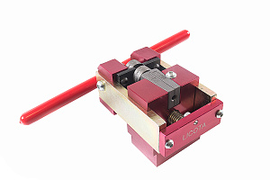 Licota ATA-0061 Набор для развальцовки тормозных трубок тисочного типа, проф.