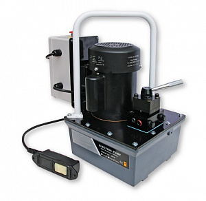 GARWIN INDUSTRIAL 811020-2-700-8-M Станция насосная гидравлическая с электроприводом для двухполостного инструмента 220В; 700 бар; 8 л; ручное управление